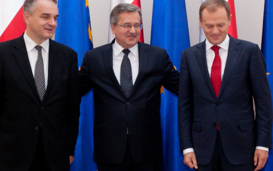 Przychodzą Tusk i Pawlak pod żyrandole Komorowskiego...