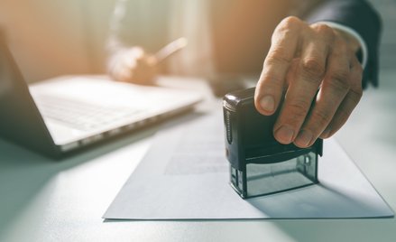 Ministerstwa wciąż zwiększają zatrudnienie