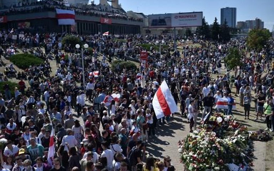 Białorusini pożegnali zabitego przeciwnika reżimu