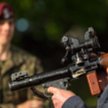 Zamówienia publiczne: Kto może dostarczać broń armii