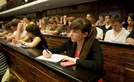 Rektor nie da studentowi dwóch stypendiów za oceny i osiągnięcia