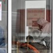 Pacjenci zakażeni Covid-19 mają ogromne trudności z dostępem do lekarzy specjalistów