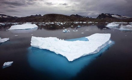 Topnienie lodowców najbardziej dotknęło półkulę północną. Pokrywa lodowa Grenlandii może poważnie si
