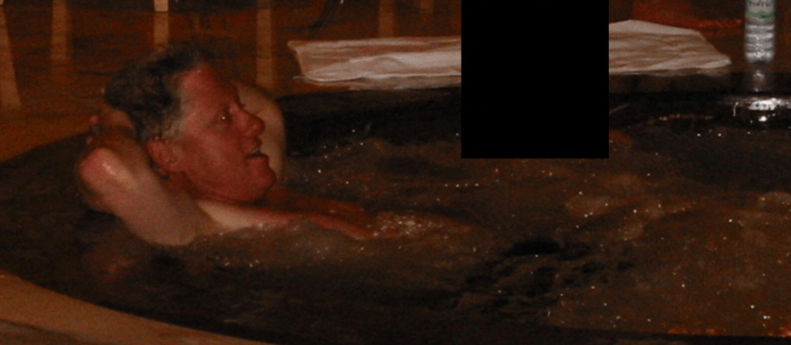 Rzecznik Billa Clintona: Biały Dom robi z niego kozła ofiarnego ws. Epsteina