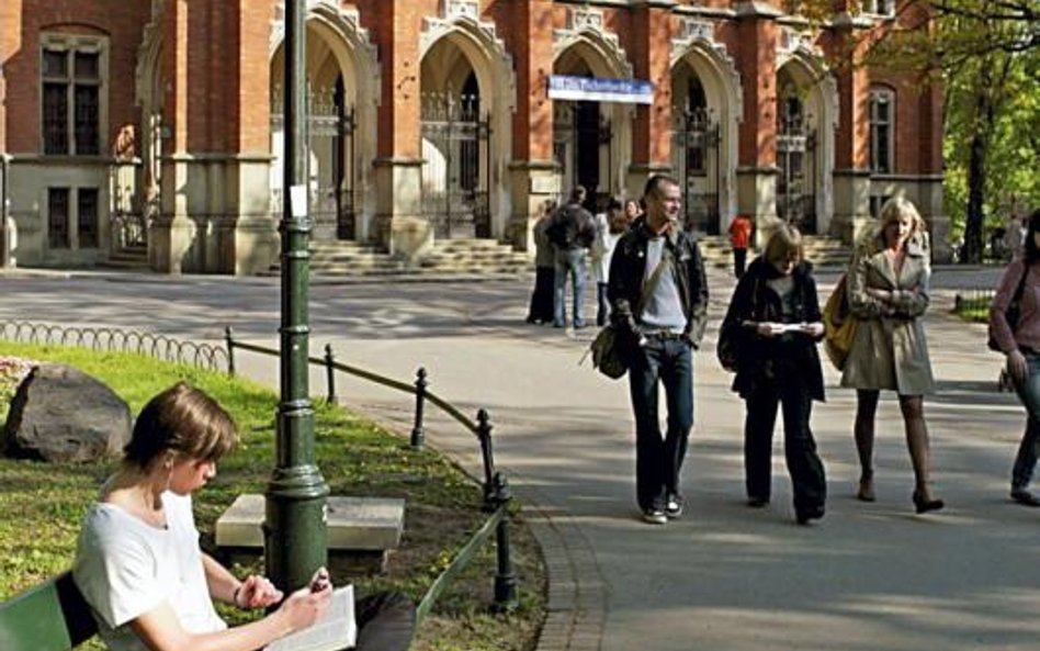 Czesne dla nowo przyjętych zaocznych studentów prawa na Uniwersytecie Jagiellońskim od nowego roku a