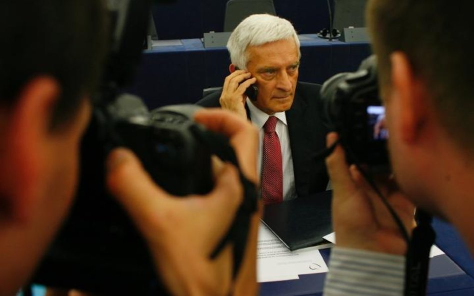 Jerzy Buzek w gmachu Parlamentu Europejskiego