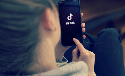Samobójstwo na TikToku. Ostrzeżenie przed niebezpiecznym wideo