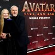Reżyser James Cameron i jego żona Suzy Amis Cameron na premierze filmu „Avatar: Ogień i popiół”