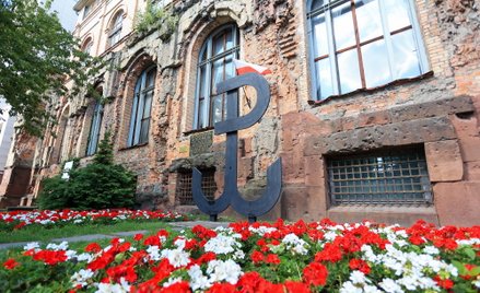 Miejsce pamięci Powstania Warszawskiego: gmach Banku Polskiego przy ul. Bielańskiej w Warszawie