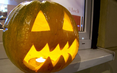Zdaniem autora projektu, Halloween to nie tylko „świecka zabawa, na której można zarobić kilka grosz