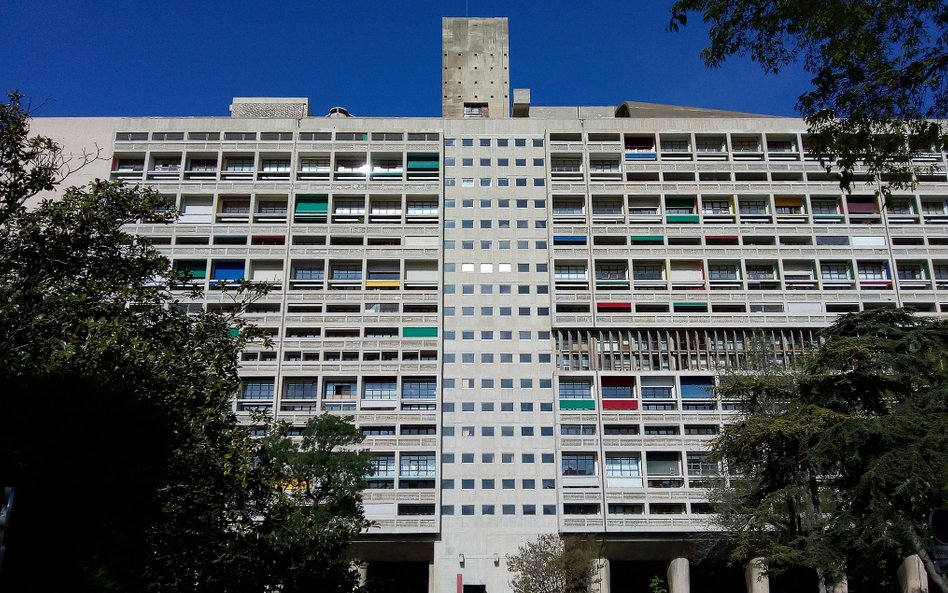 Jednostka marsylska była jednym z budynków, który zapoczątkował erę brutalizmu w architekturze.