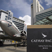 Cathay Pacific walczy z kradzieżami: znikają sztućce i szampan