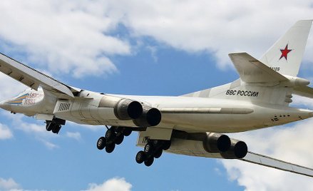 Dwa rosyjskie bombowce Tu-160 w strefie identyfikacyjnej Kanady. „Regularne loty”