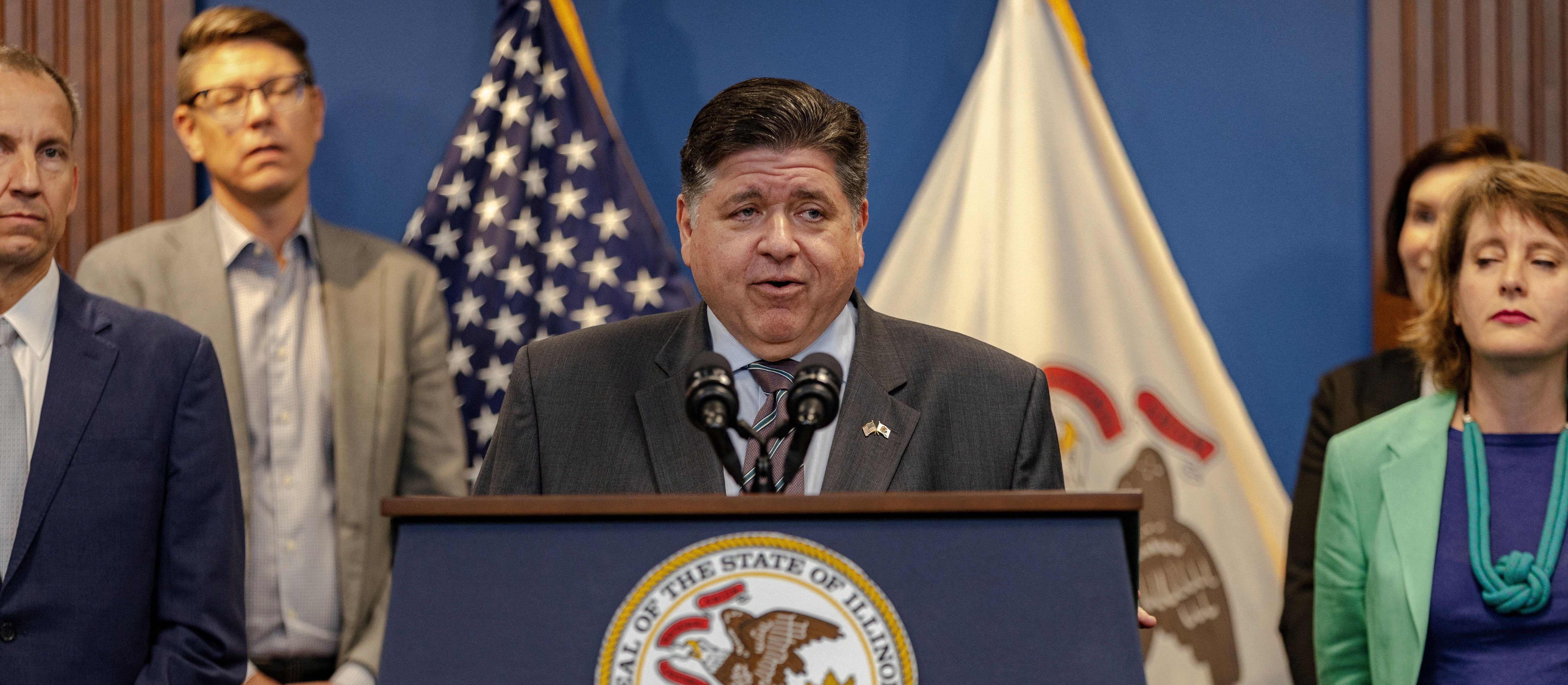 Gubernator Illinois chudnie. Dlaczego jest to zły znak dla Donalda Trumpa?