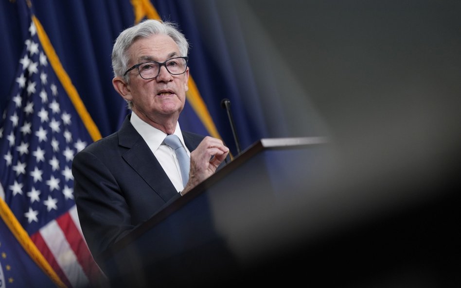 Zarówno Jerome Powell, prezes Fedu (z lewej), jak i Christine Lagarde, szefowa EBC, oraz Andrew Bail