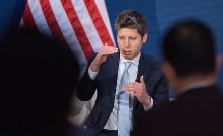 Sam Altman to osobowość pełna kontrastów. Inwestuje ogromne pieniądze i własną reputację w przyspies