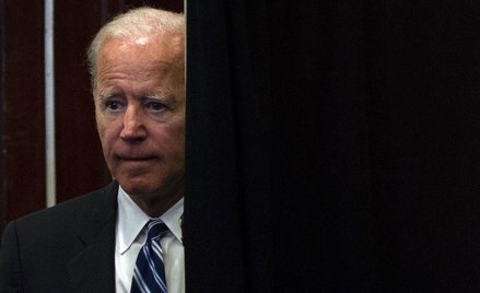 Joe Biden "dotykał asystentki w niewłaściwy sposób"?