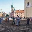 Wielu ludzi przychodzi obejrzeć kawałek starej Warszawy. I to nie tylko tej, której nie ma, bo znisz