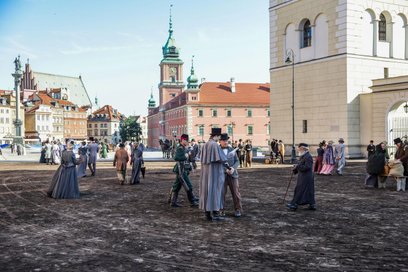 Wielu ludzi przychodzi obejrzeć kawałek starej Warszawy. I to nie tylko tej, której nie ma, bo znisz