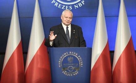 Rada Polityki Pieniężnej, której przewodniczy prezes NBP Adam Glapiński, łącznie od sierpnia obniżył