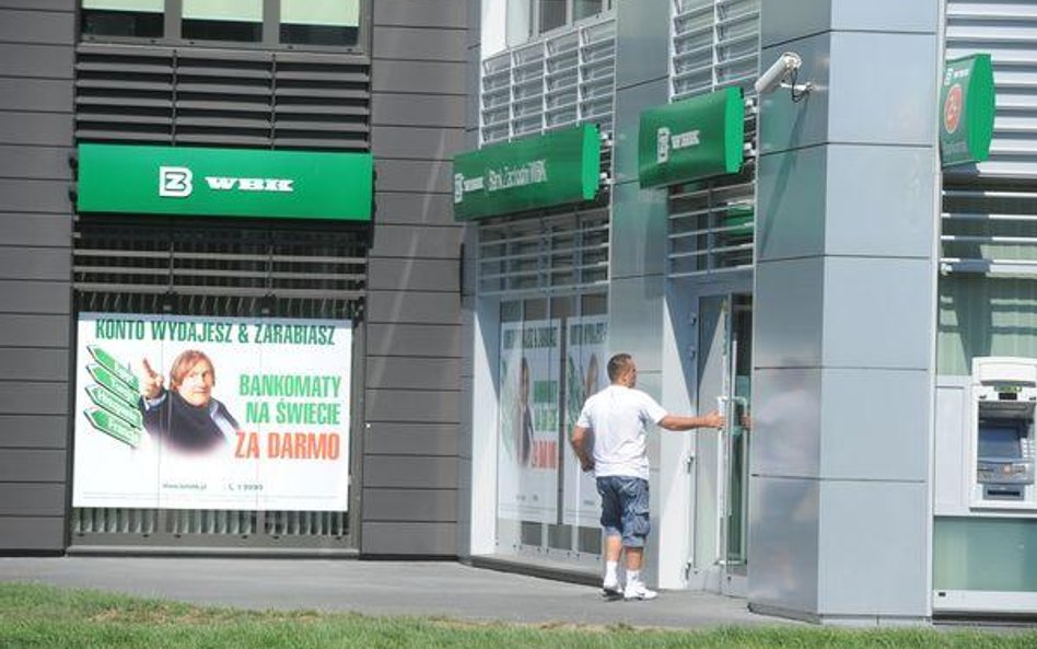 Kupujący polskie banki nie płacą sporych premii