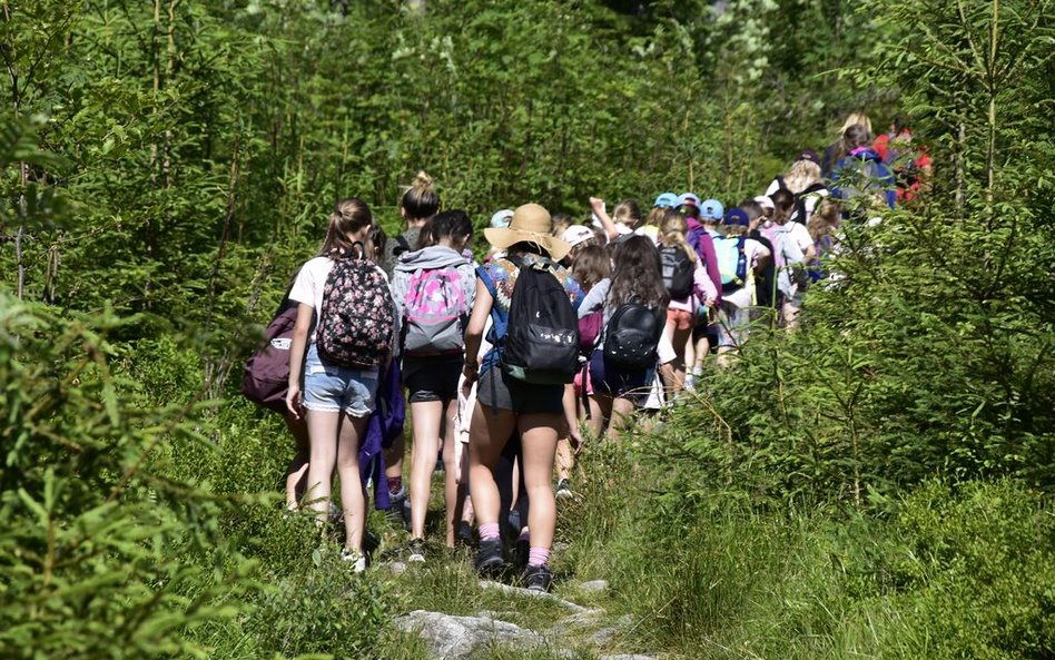 Koronawirus: wakacyjne kolonie i obozy droższe i bez dyskotek