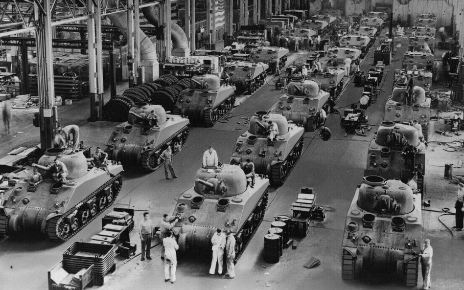 15 sierpnia 1940 r. armia USA podpisała kontrakt z koncernem Chrysler na utworzenie pierwszego w kra
