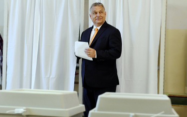 Wyborcy na Węgrzech mają dwa głosy - jeden dla kandydata w okręgu jednomandatowym, drugi na listę pa