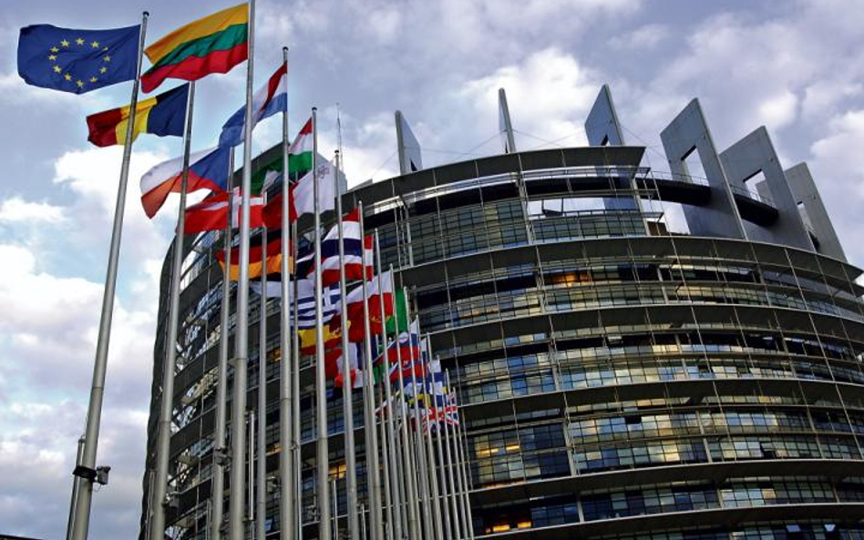 Komisja Europejska proponuje m.in. oddzielenie usług audytorskich od innych usług oraz wprowadzenie 