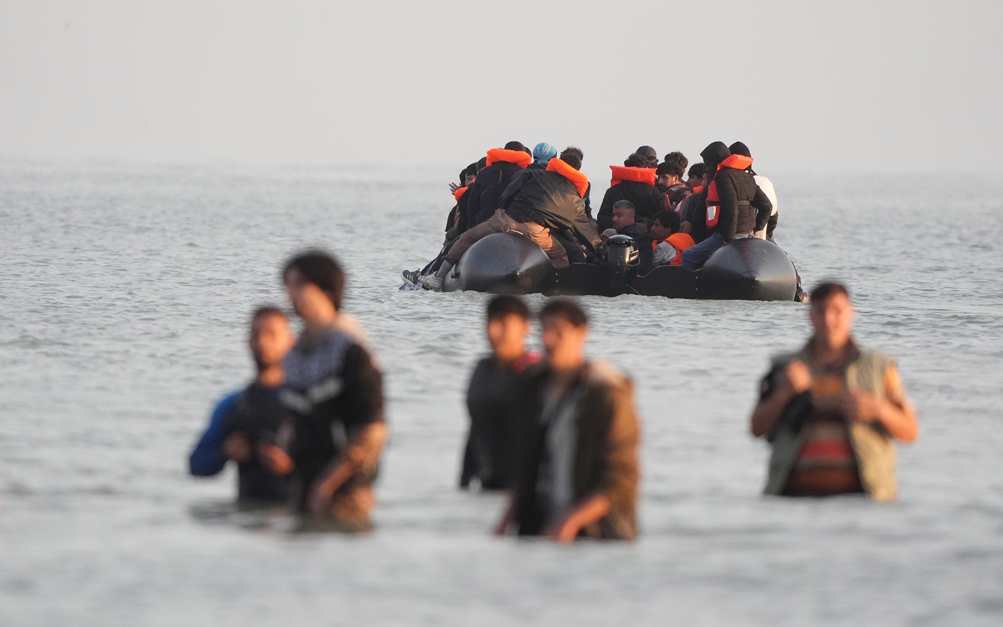 Migranci podają się za dzieci. Brytyjczycy testują kontrowersyjne rozwiązanie