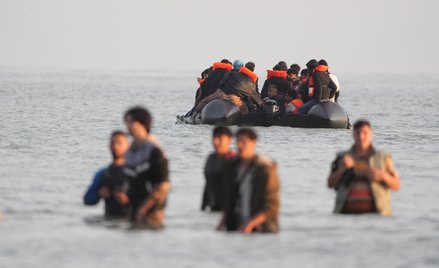 Wielka Brytania ma poważny problem z napływem imigrantów, przepływających z Francji przez kanał La M
