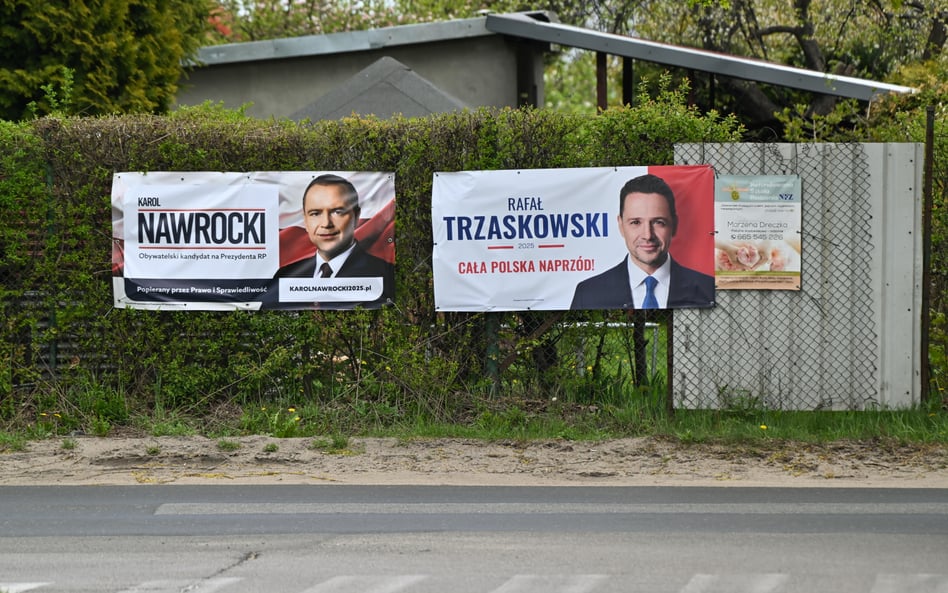Plakaty wyborcze kandydatów w II turze wyborów prezydenckich