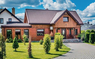 140-metrowy dom w miejscowości Karakule, 11 km od centrum Białegostoku, jest wyceniony na 719 tys. z