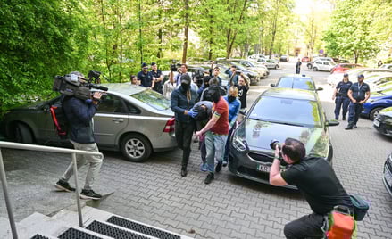 Doprowadzenie podejrzanego 35-latka do prokuratury