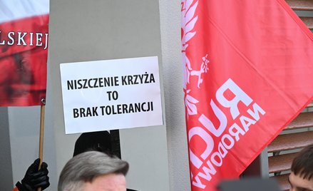 Protest miał związek ze zdarzeniem, do którego miało dojść 15 grudnia 2025 r. podczas lekcji języka 
