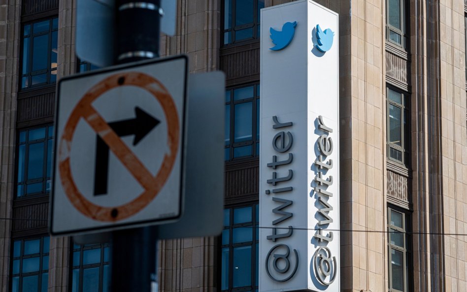 Musk ostro tnie wydatki Twittera na infrastrukturę. „Wzrośnie ryzyko awarii”
