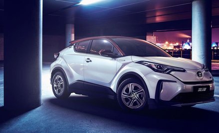 Koniec z hybrydami? Toyota idzie w elektryczność