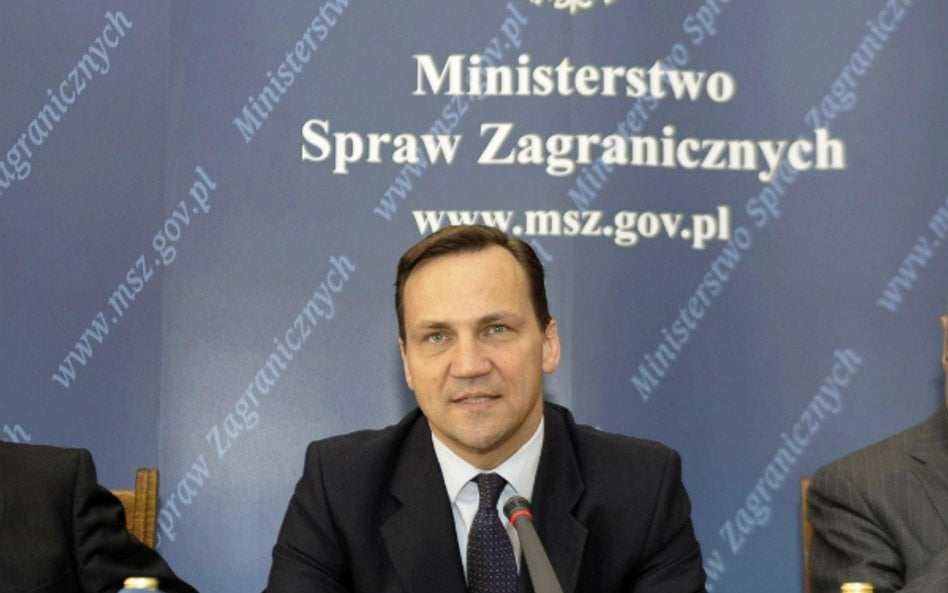 MSZ zatrudnia 222 dyplomatów z bezpieki PRL