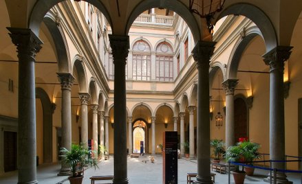 Palazzo Strozzi we Florencji często gości
