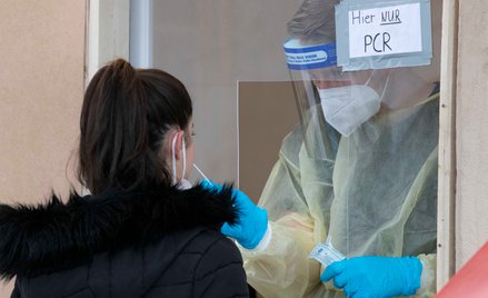 Pierwszy przypadek Omikrona w Polsce. Próbkę pobrano na Śląsku