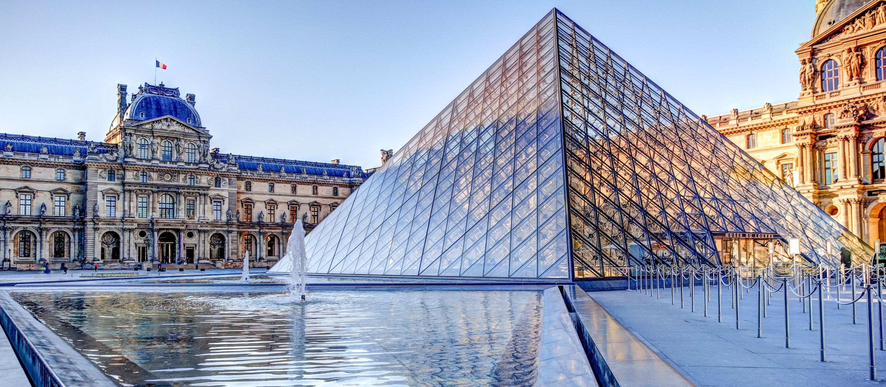 Luwr strajkuje. Turyści znowu mogą odbić się od drzwi