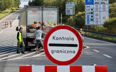 Kontrole na granicy ze Słowacją zostały przedłużone do 1 lutego. Na zdjęciu: przejście w Chyżnem