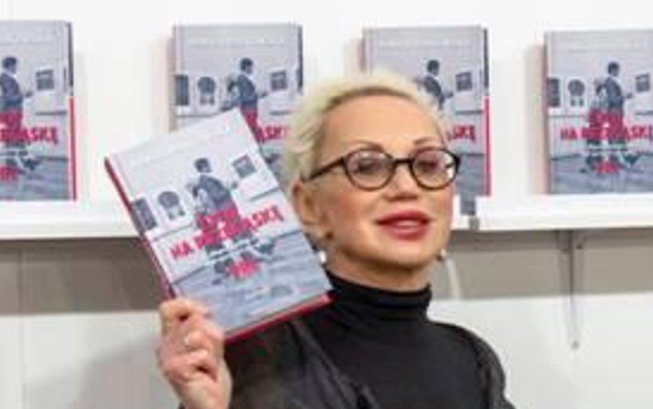 Autorka na stoisku wydawnictwa Świat Książki