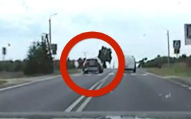 80-letni mężczyzna został ukarany za wyprzedzanie pojazdu na pasach