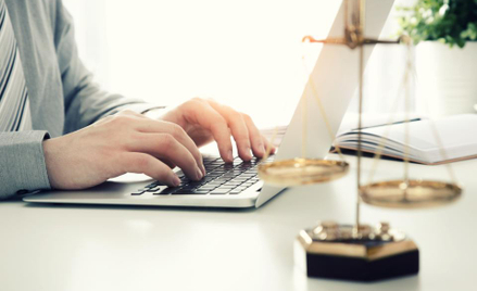 Strona internetowa kancelarii: jak zbudować, jaka powinna być? Raport MarketingPrawniczy.com