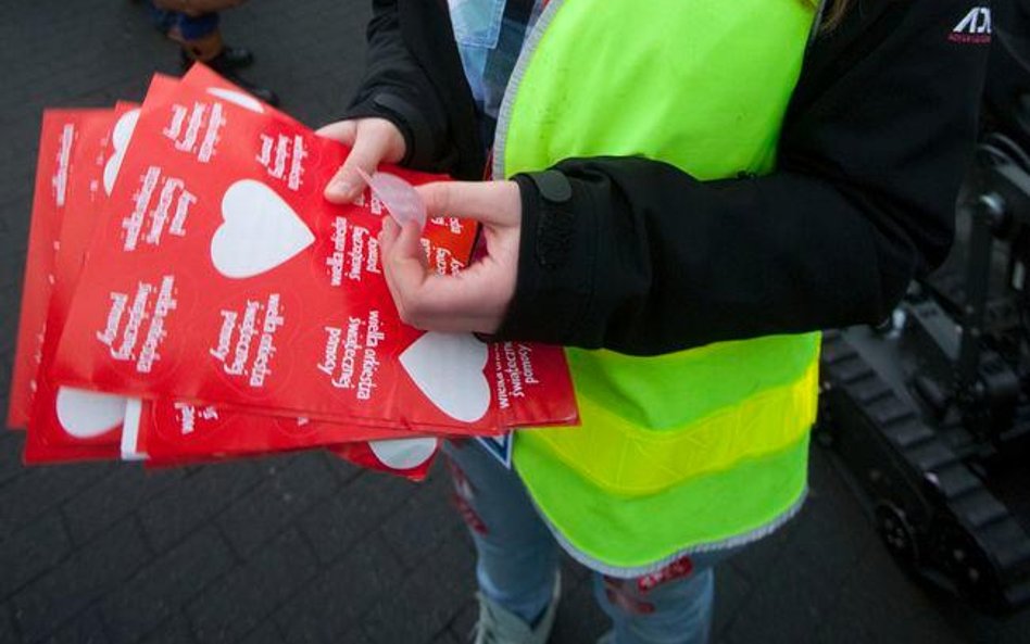 Aukcje WOŚP: Radny wystawia sam siebie