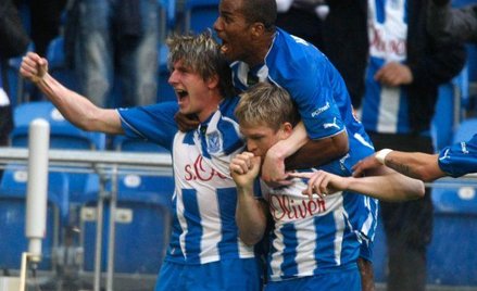 Artjoms Rudnevs (z prawej), czyli gol w meczu z Legią z wyjątkową dedykacją: dla kilkudniowej córecz