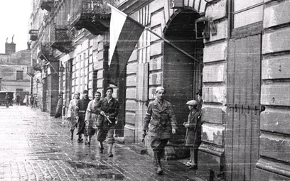 Patrol prowadzony przez por. Stanisława Jankowskiego „Agatona” na pl. Kazimierza Wielkiego przy bram