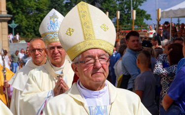 Arcybiskup Głódź sołtysem. "To nie jest funkcja rządowa"