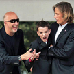 Reżyser “Drogi” John Hillcoat (z lewej) w towarzystwie aktorów: Kodiego Smit-McPhee i Viggo Mortense